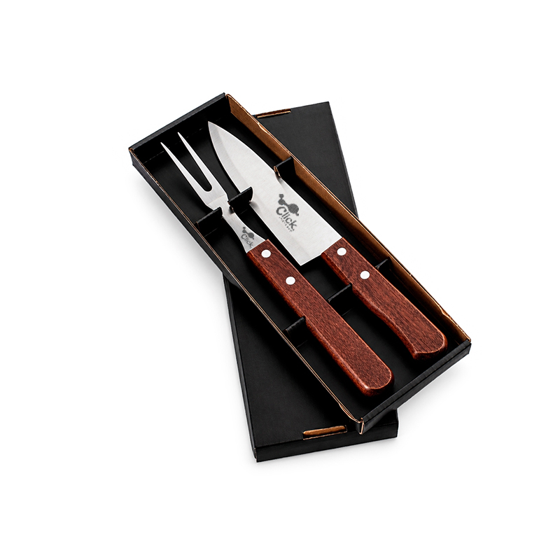 Aproveite seus momentos de churrasco com o Kit Churrasco 2 Peças. Este conjunto vem em um estojo de papel kraft. O kit inclui uma faca de 7 polegadas e um garfo, ambos em inox com cabos de madeira. Um churrasco de respeito merece utensílios de qualidade!
Altura : 33 cm
Largura : 10,7 cm
Espessura : 2,6 cm
Medidas aproximadas para gravação (CxL): 30 cm x 8 cm